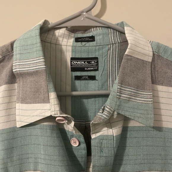 EUC - Men’s O’Neil Classic Fit Button Down Shirt - Size: L - Picture 2 of 3
